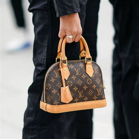 louis vuitton bag alma black|borsa louis vuitton.